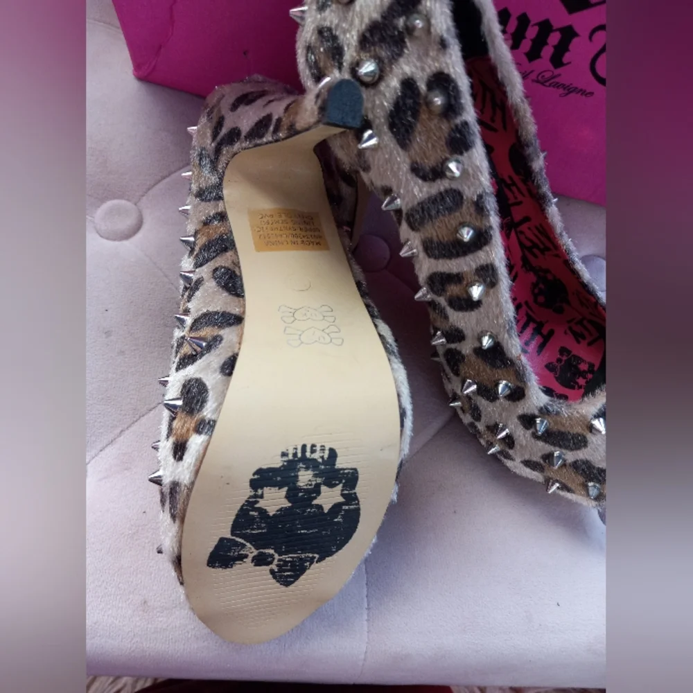 Fuzzy studded leopard print punk rock peep toe heels! - Picture 2 of 9